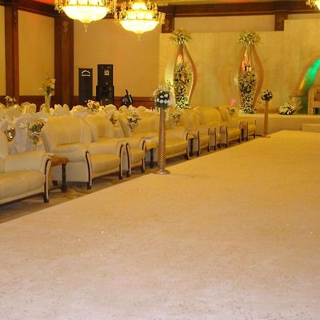 The Convention Center & Royal Suites Hotel Kuwait City Esterno foto