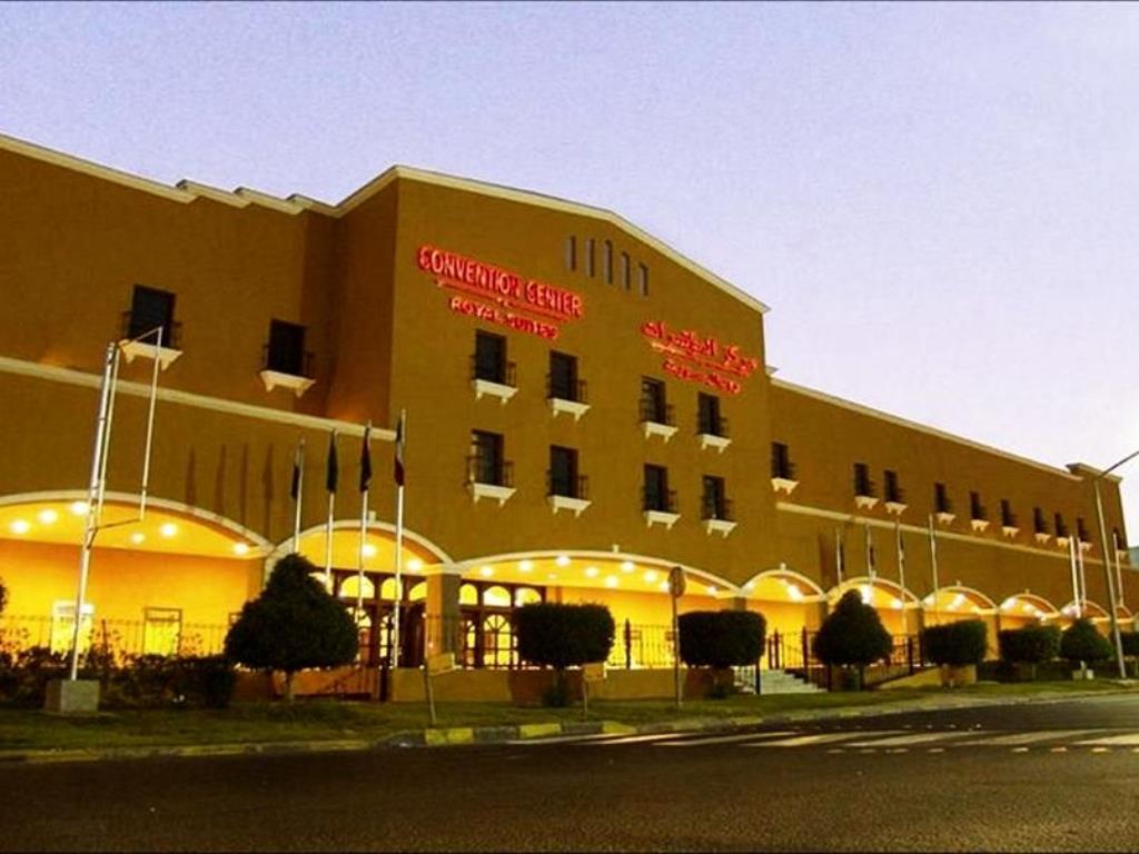 The Convention Center & Royal Suites Hotel Kuwait City Esterno foto