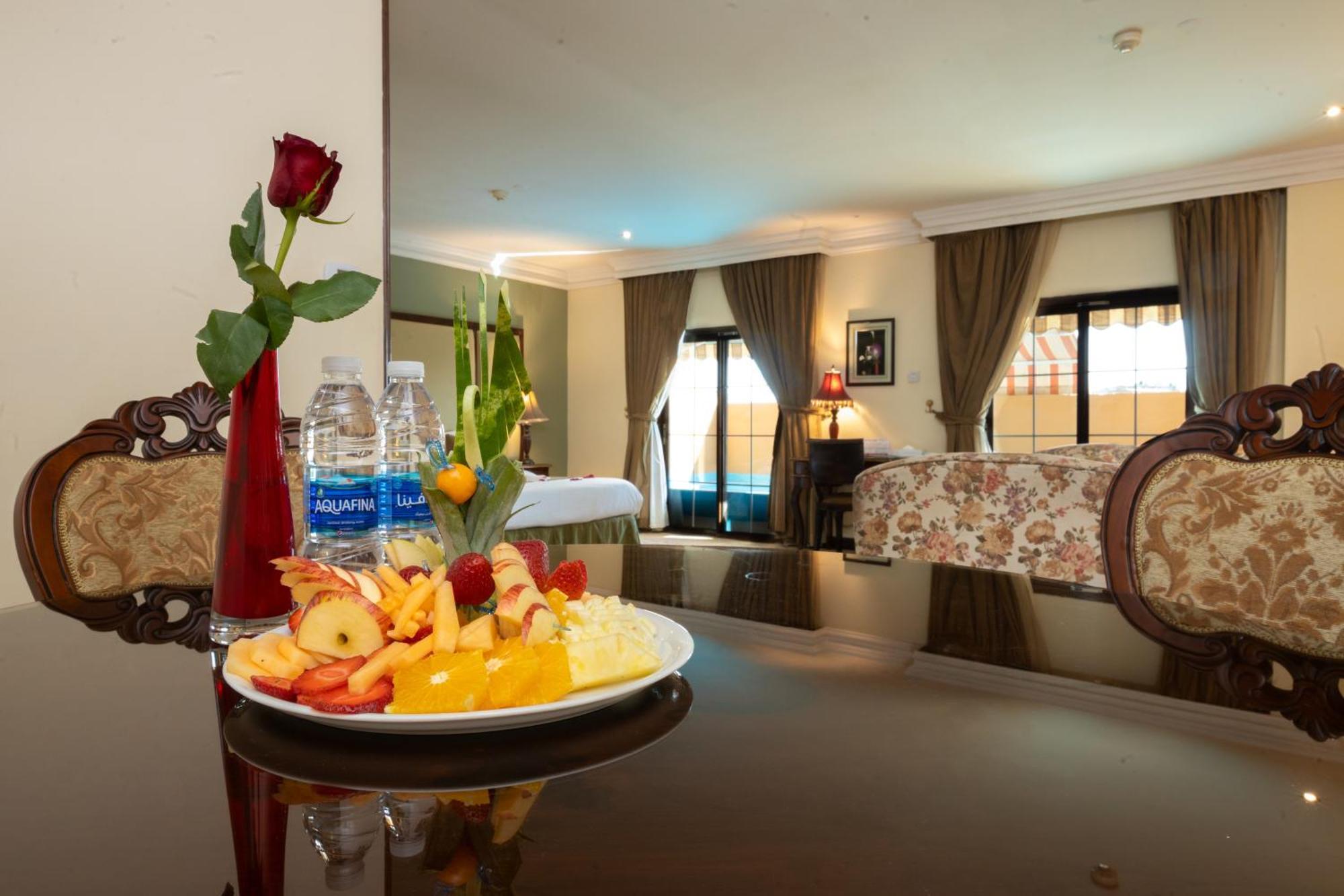 The Convention Center & Royal Suites Hotel Kuwait City Esterno foto