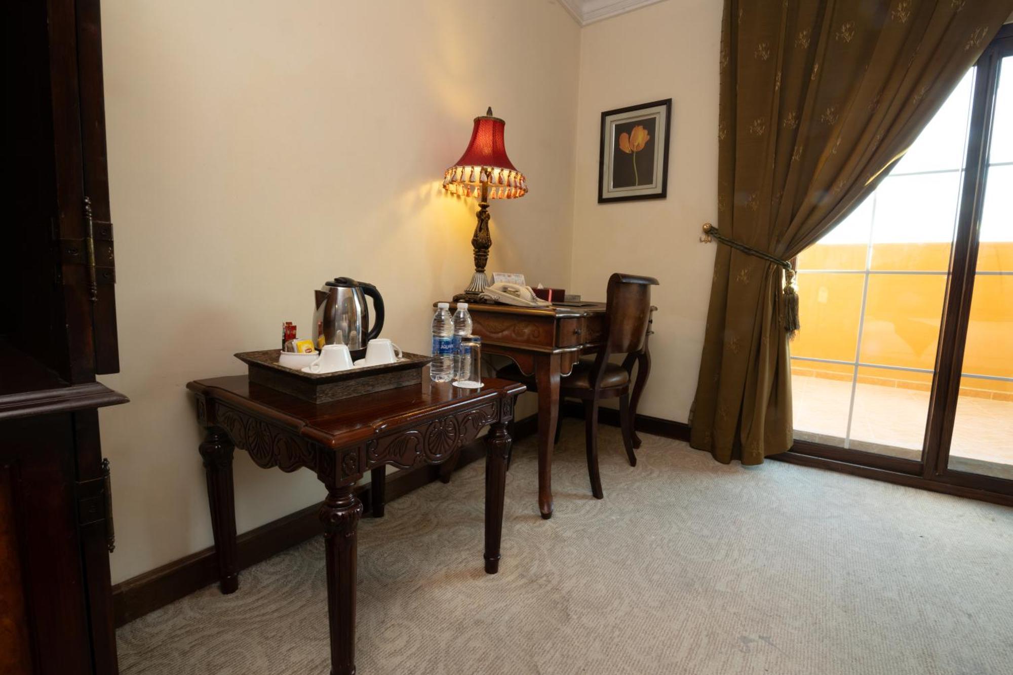 The Convention Center & Royal Suites Hotel Kuwait City Esterno foto