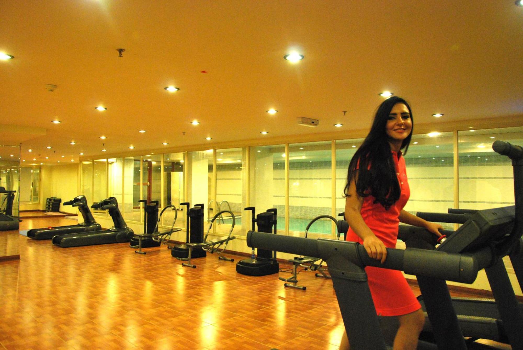The Convention Center & Royal Suites Hotel Kuwait City Esterno foto