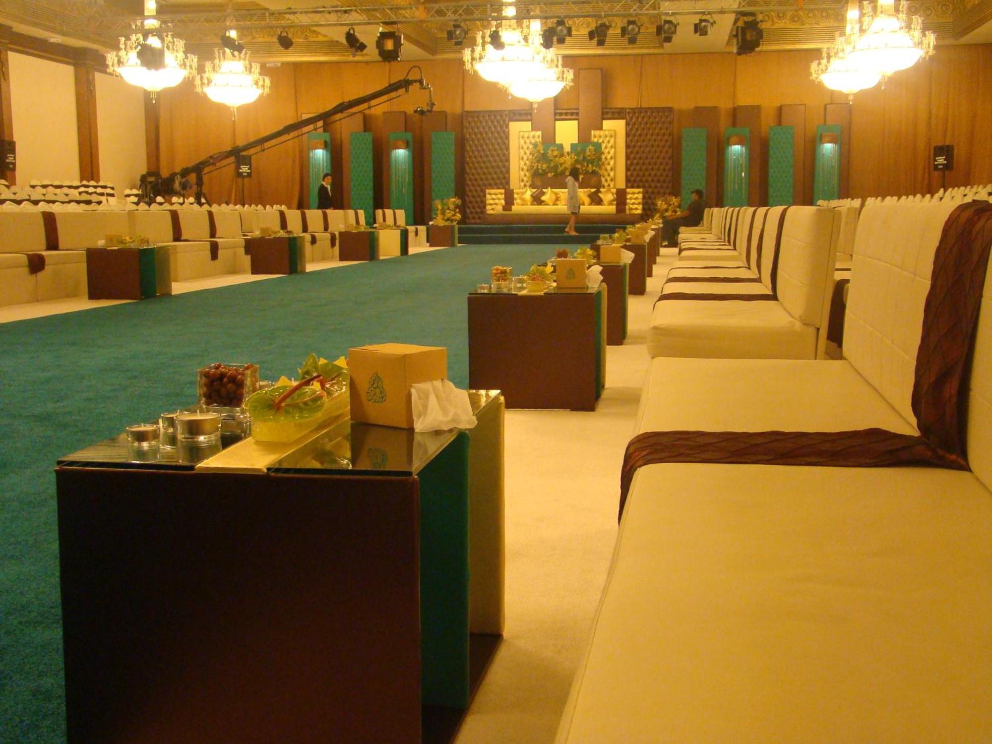 The Convention Center & Royal Suites Hotel Kuwait City Esterno foto