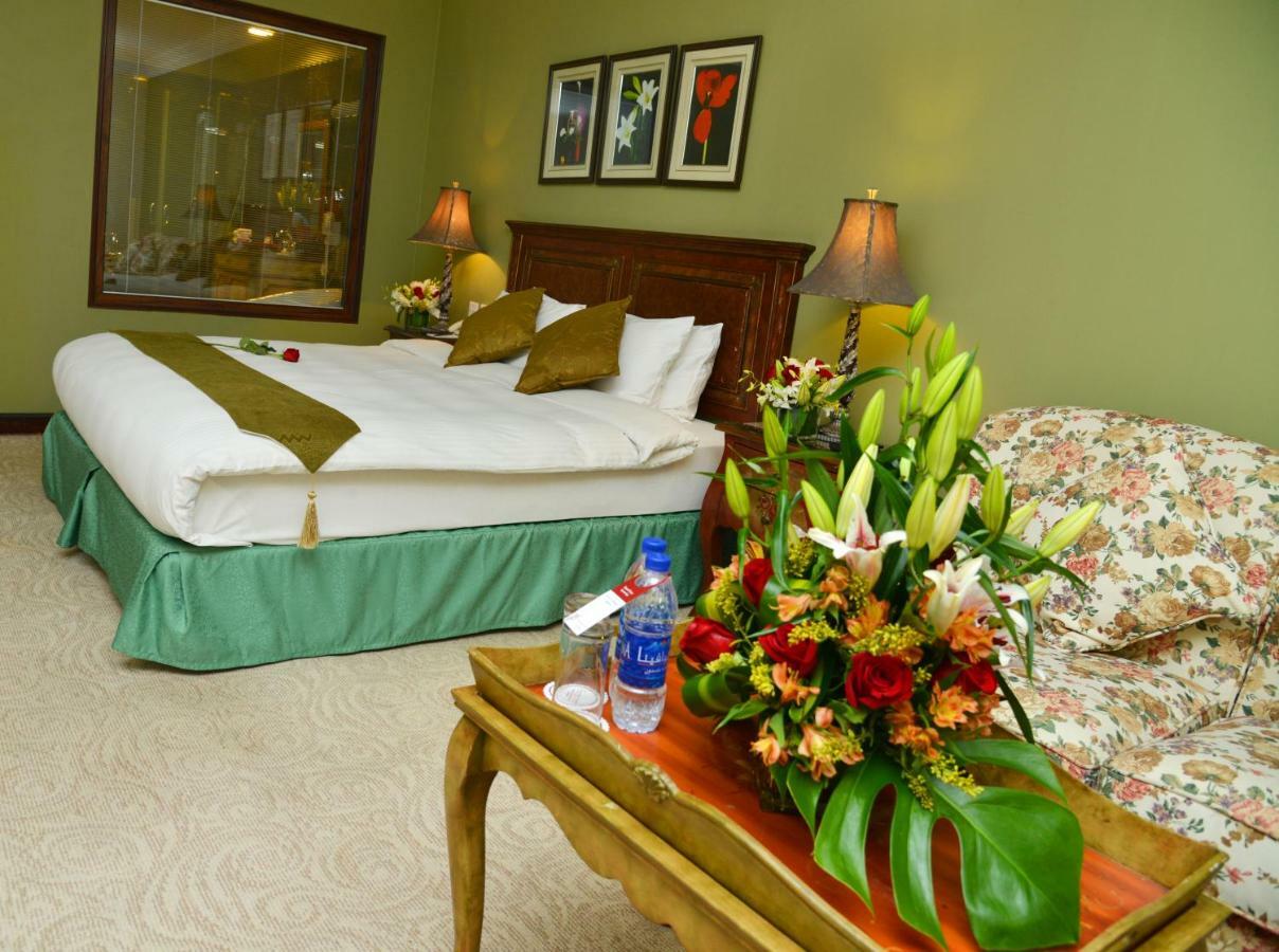 The Convention Center & Royal Suites Hotel Kuwait City Esterno foto