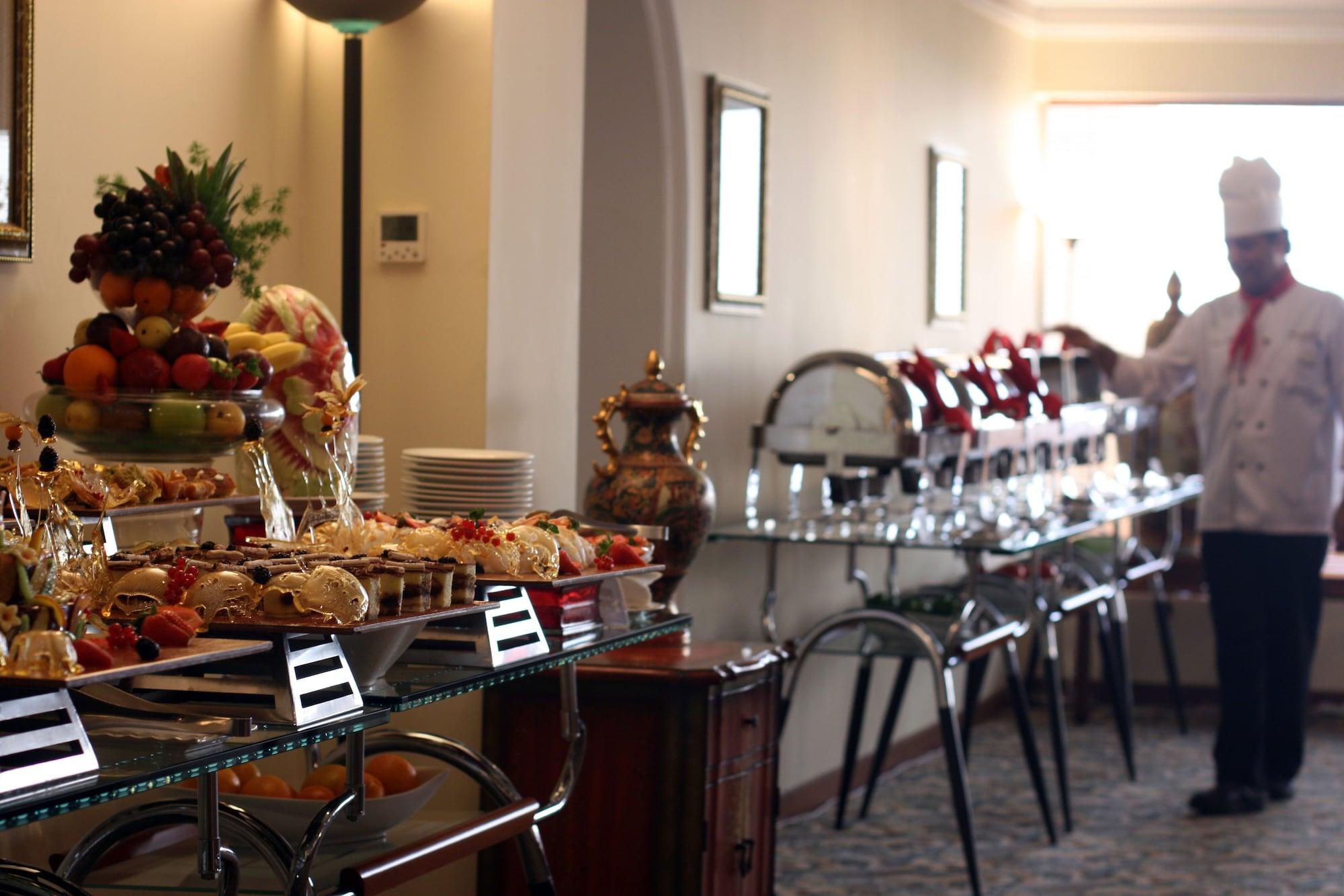 The Convention Center & Royal Suites Hotel Kuwait City Esterno foto