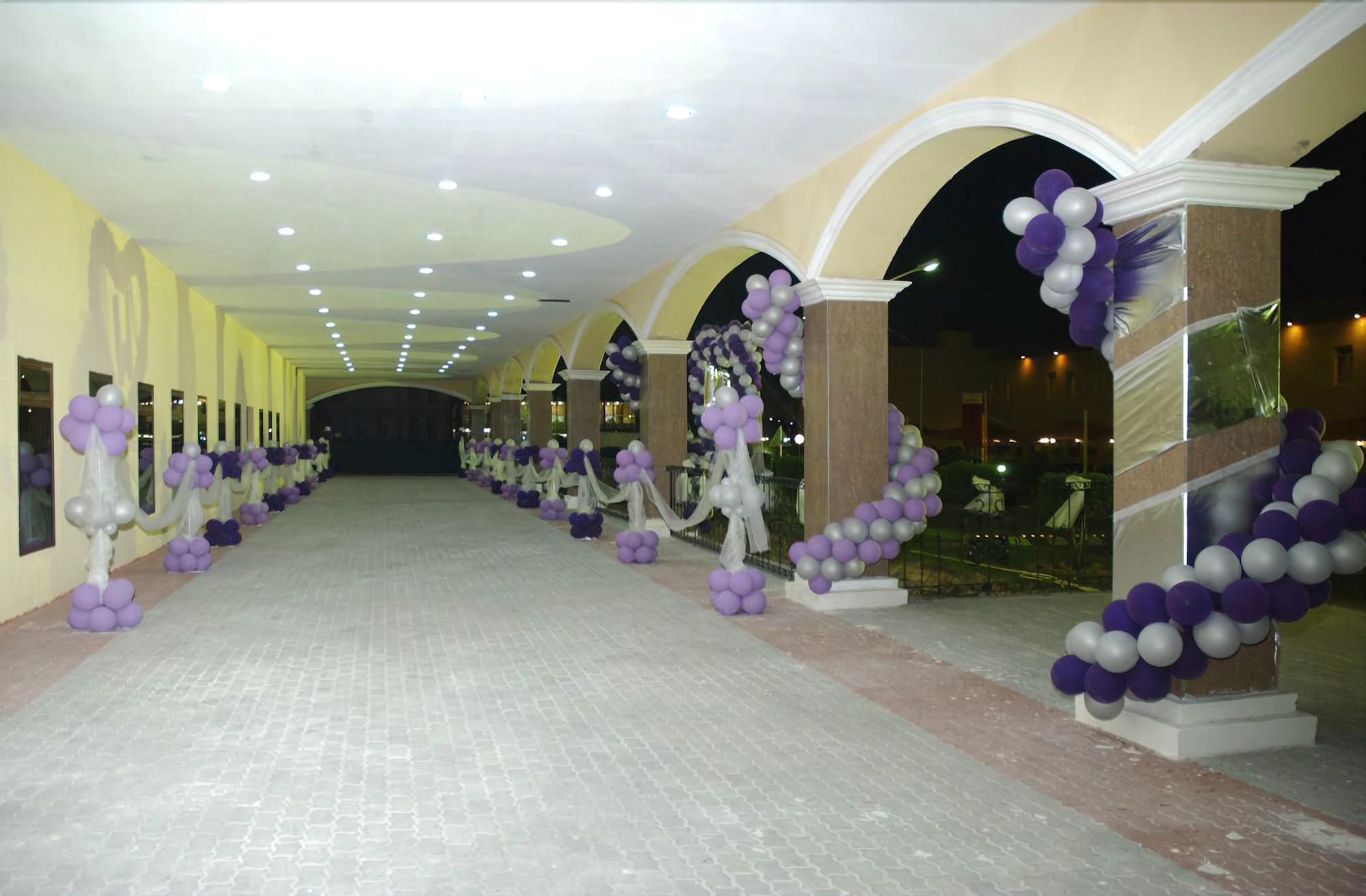 The Convention Center & Royal Suites Hotel Kuwait City Esterno foto